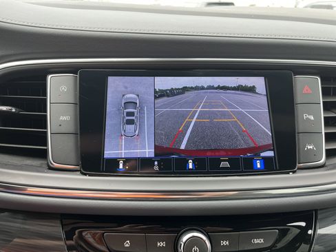 Used 2024 Buick Enclave Premium image 16