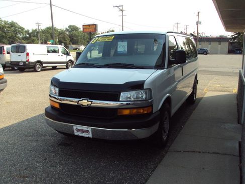 Used 2013 Chevrolet Express 1500 LT w/ LT Preferred Equipment Group AWD/4WD image 4