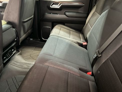 Used 2022 Chevrolet Silverado 1500 LT w/ Safety Package AWD/4WD image 5