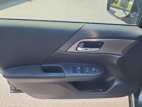 Used 2014 Honda Accord LX image 11