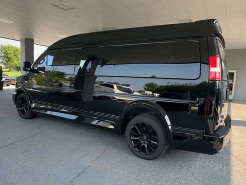 Used 2020 GMC Savana 2500 Extended w/ Enhanced Convenience Package RWD image 6