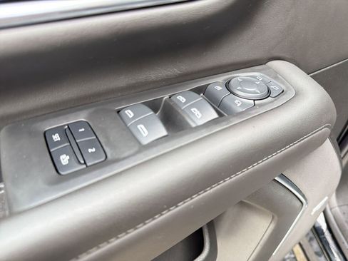 Used 2024 Chevrolet Tahoe Z71 w/ Luxury Package AWD/4WD image 18
