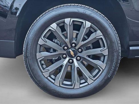 Used 2026 Chevrolet Suburban High Country AWD/4WD image 26