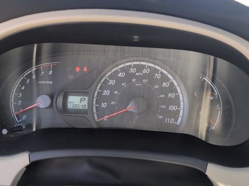 Used 2013 Toyota Sienna LE w/ Towing Pkg AWD/4WD image 17