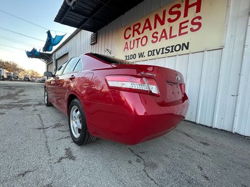 Used 2010 Toyota Camry LE image 4