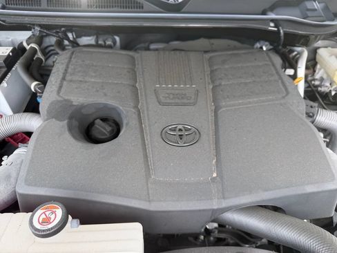 Used 2023 Toyota Tundra Limited w/ TRD Off-Road Package AWD/4WD image 20