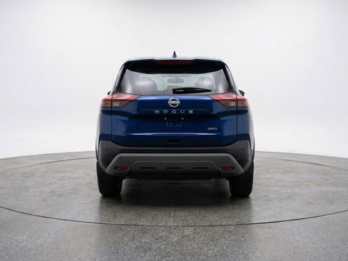 Used 2025 Nissan Rogue SV image 7