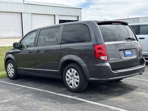 Used 2019 Dodge Grand Caravan SE w/ UConnect Hands-Free Group image 5