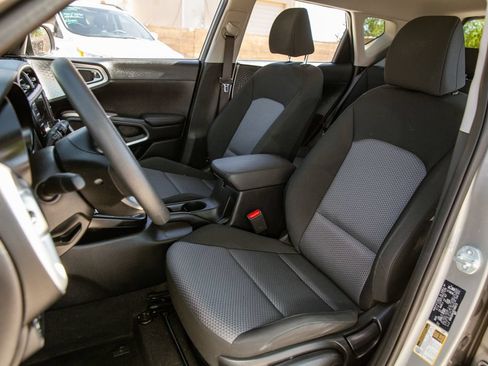 Used 2024 Kia Soul LX FWD image 13