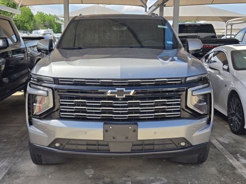 Used 2025 Chevrolet Suburban High Country AWD/4WD image 2