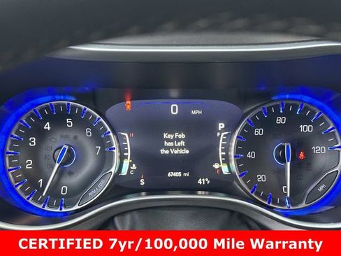 Certified 2023 Chrysler Pacifica Touring-L image 29
