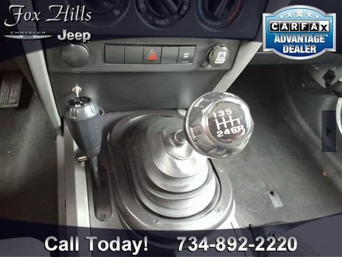 Used 2008 Jeep Wrangler Sahara w/ Dual Top Group AWD/4WD image 18
