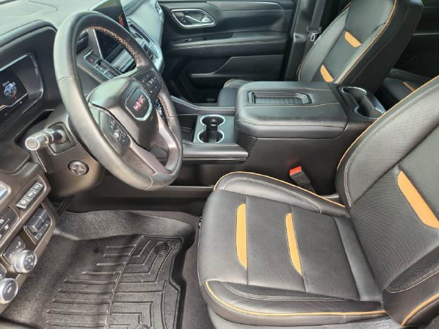 Used 2024 GMC Yukon AT4 w/ Technology Package AWD/4WD image 12
