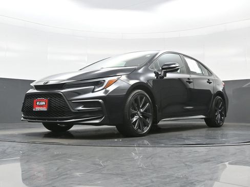 Used 2023 Toyota Corolla SE w/ Carpet Mat Package (TMS) FWD image 28