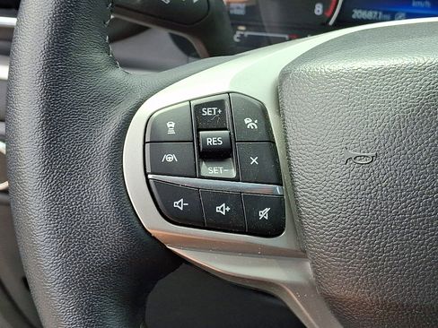 Used 2023 Ford Explorer XLT w/ Equipment Group 202A AWD/4WD image 23
