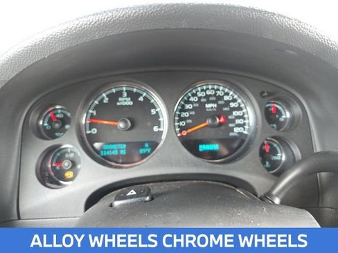 Used 2013 Chevrolet Suburban LTZ RWD image 17
