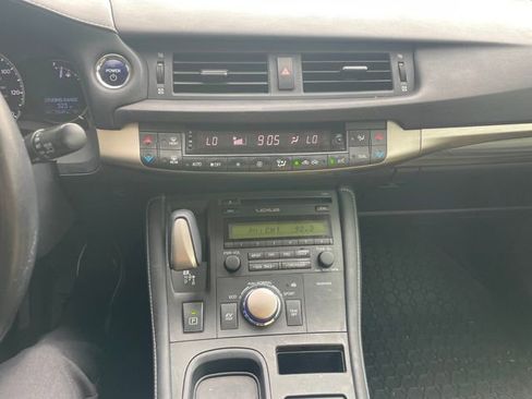 Used 2016 Lexus CT 200h image 6