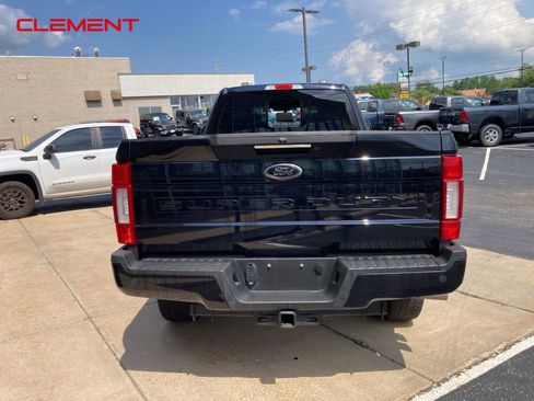 Used 2022 Ford F250 Lariat w/ Black Appearance Pkg AWD/4WD image 5