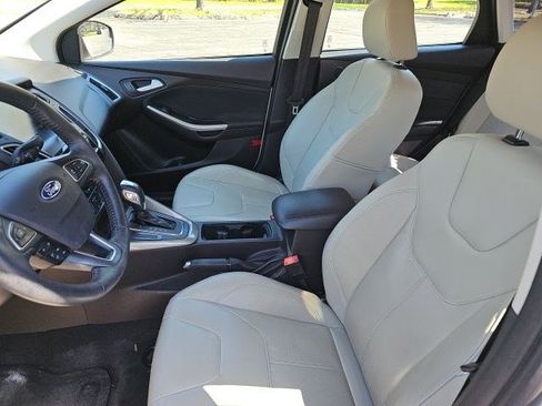 Used 2015 Ford Focus Titanium image 19