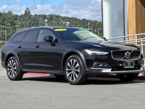 Used 2024 Volvo V90 B6 Cross Country Plus AWD/4WD image 10