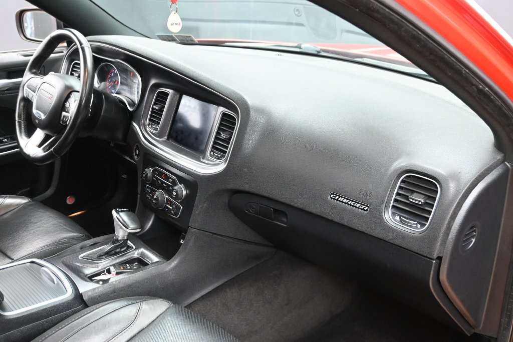 Used 2017 Dodge Charger R/T w/ Premium Group RWD image 12