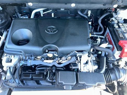 Used 2020 Toyota RAV4 XLE AWD/4WD image 19