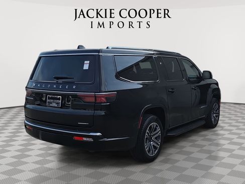 Used 2024 Jeep Wagoneer L Series II RWD image 5
