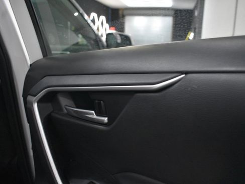 Used 2025 Toyota RAV4 XLE image 26