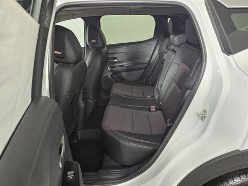 New 2025 Nissan Kicks SR w/ SR Premium Package image 19