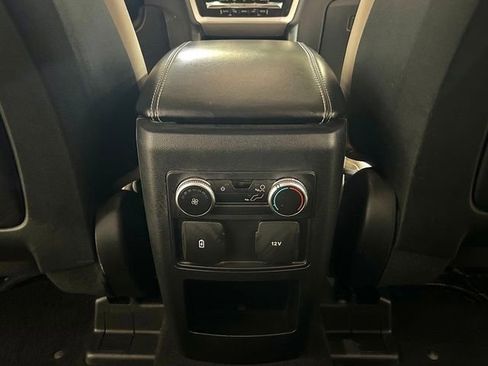 Used 2020 Ford Explorer XLT w/ Equipment Group 202A AWD/4WD image 20