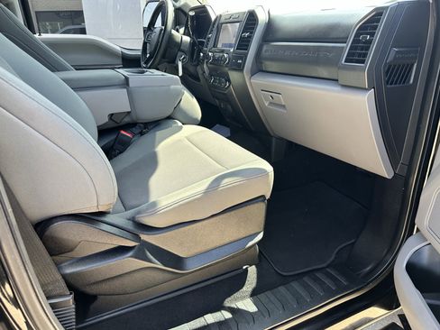 Used 2021 Ford F250 XL w/ STX Appearance Package AWD/4WD image 11