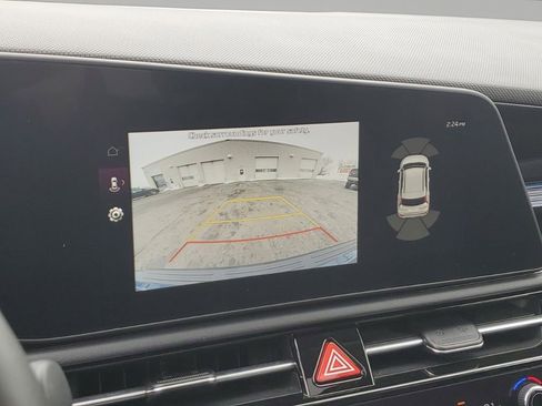 Used 2023 Kia Niro SX Touring image 23