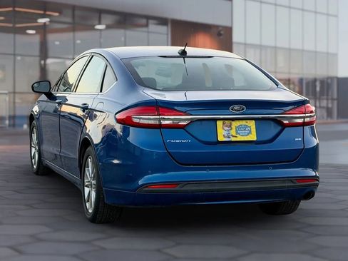 Used 2017 Ford Fusion SE w/ Fusion SE Technology Package FWD image 8