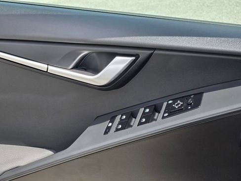 New 2026 Kia Niro LX FWD image 15