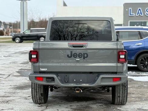 Used 2023 Jeep Gladiator Overland image 42