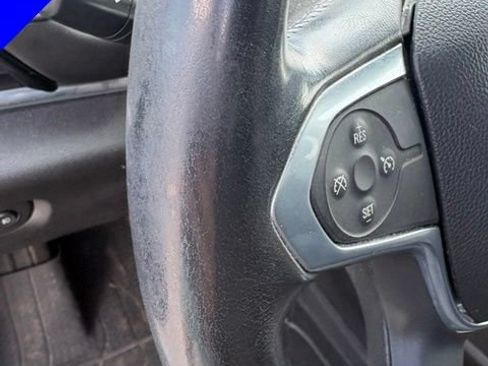 Used 2021 Chevrolet Traverse LT FWD image 14