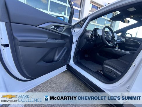 New 2026 Chevrolet Equinox EV LT image 14