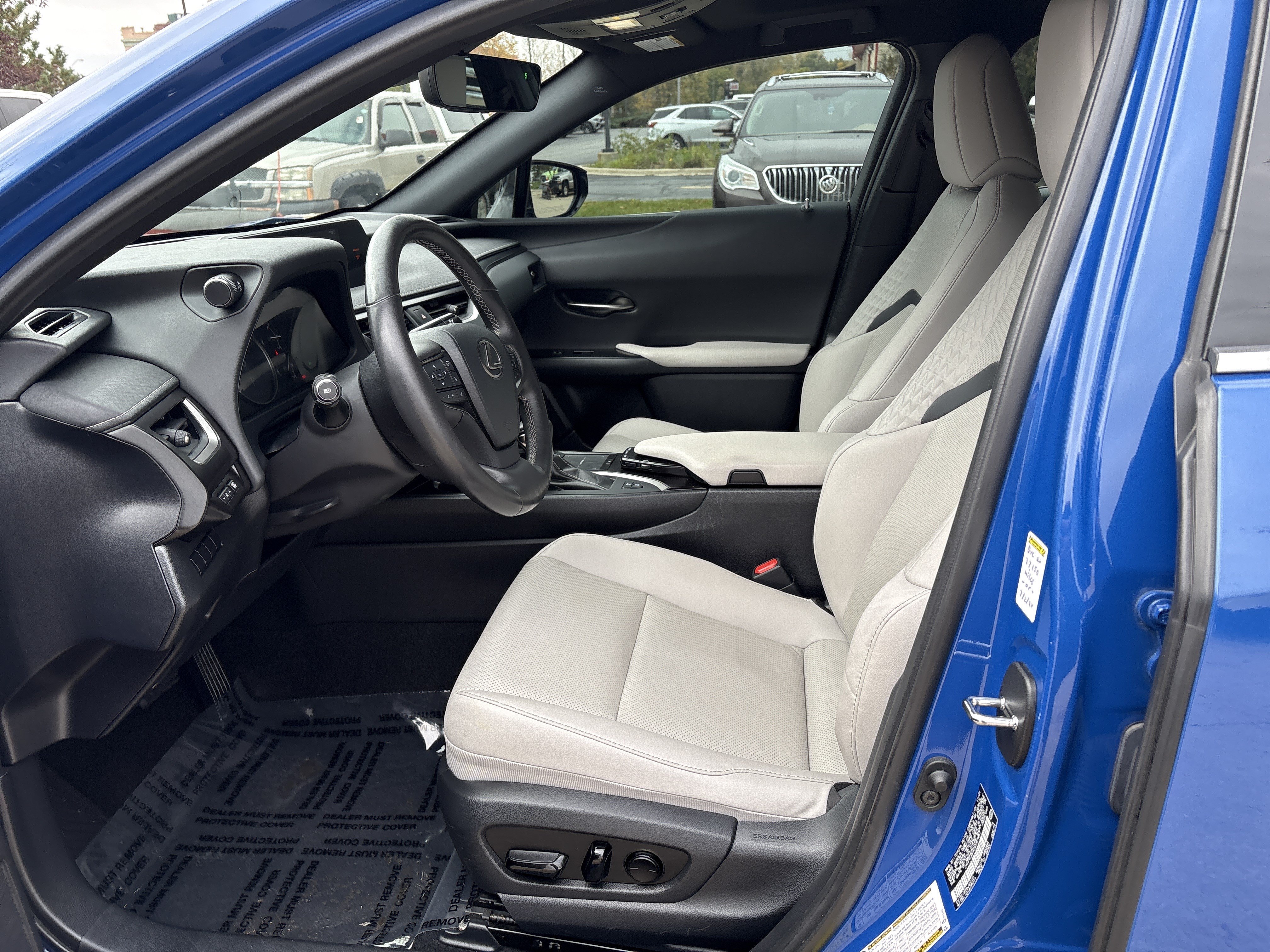 Used 2022 Lexus UX 250h w/ Premium Package AWD/4WD image 11