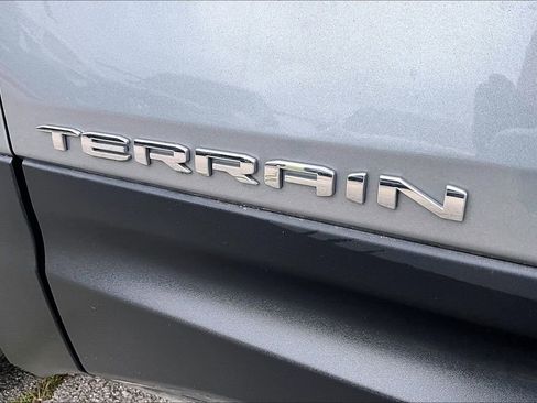 Used 2024 GMC Terrain SLE FWD image 43