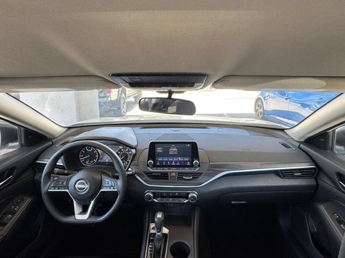 Used 2025 Nissan Altima 2.5 SV FWD image 28