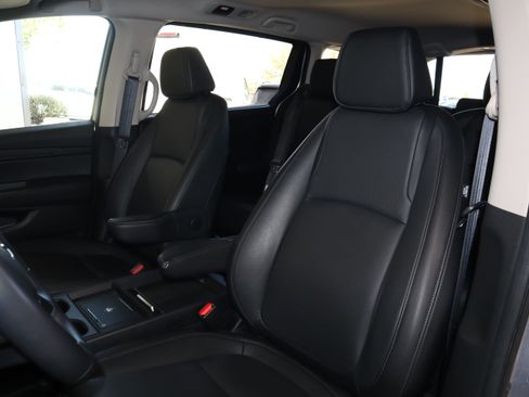 Used 2025 Honda Odyssey EX-L image 32
