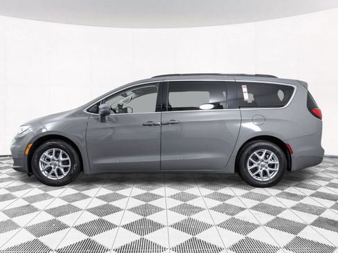 Used 2022 Chrysler Pacifica Touring-L FWD image 13