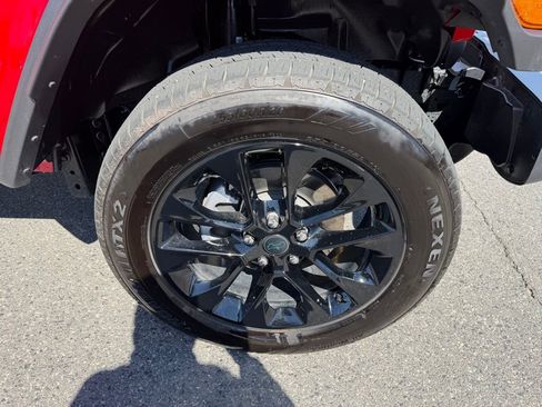 Used 2025 Jeep Wrangler Unlimited Sahara w/ Safety Group image 16