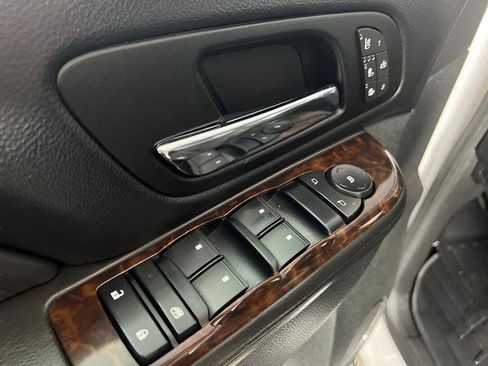 Used 2013 GMC Sierra 2500 Denali w/ Suspension Package, Off-Road image 31