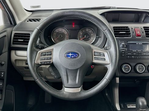 Used 2014 Subaru Forester 2.5i Limited AWD/4WD image 18