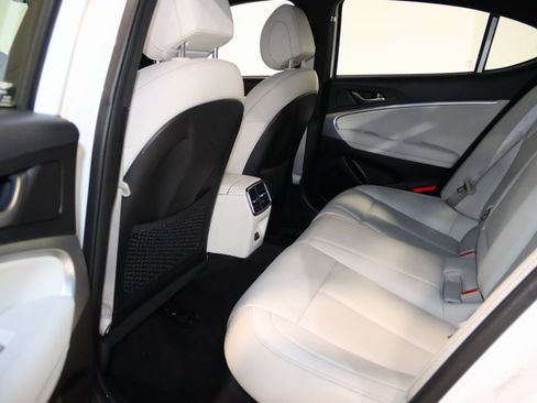 Used 2024 Genesis G70 2.5T image 48