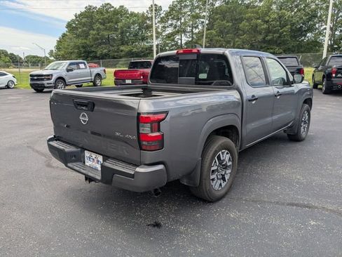 Used 2024 Nissan Frontier SL AWD/4WD image 8