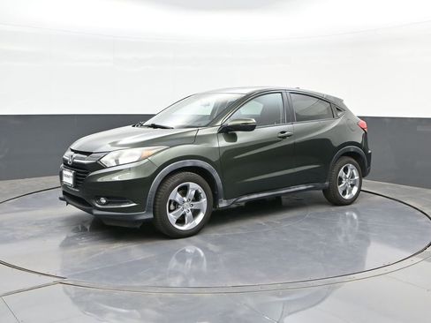 Used 2017 Honda HR-V EX image 1
