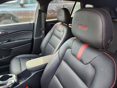 Used 2024 Chevrolet Trax RS image 12