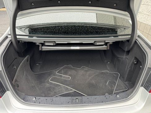 Used 2014 Mercedes-Benz E 550 4MATIC Sedan image 9